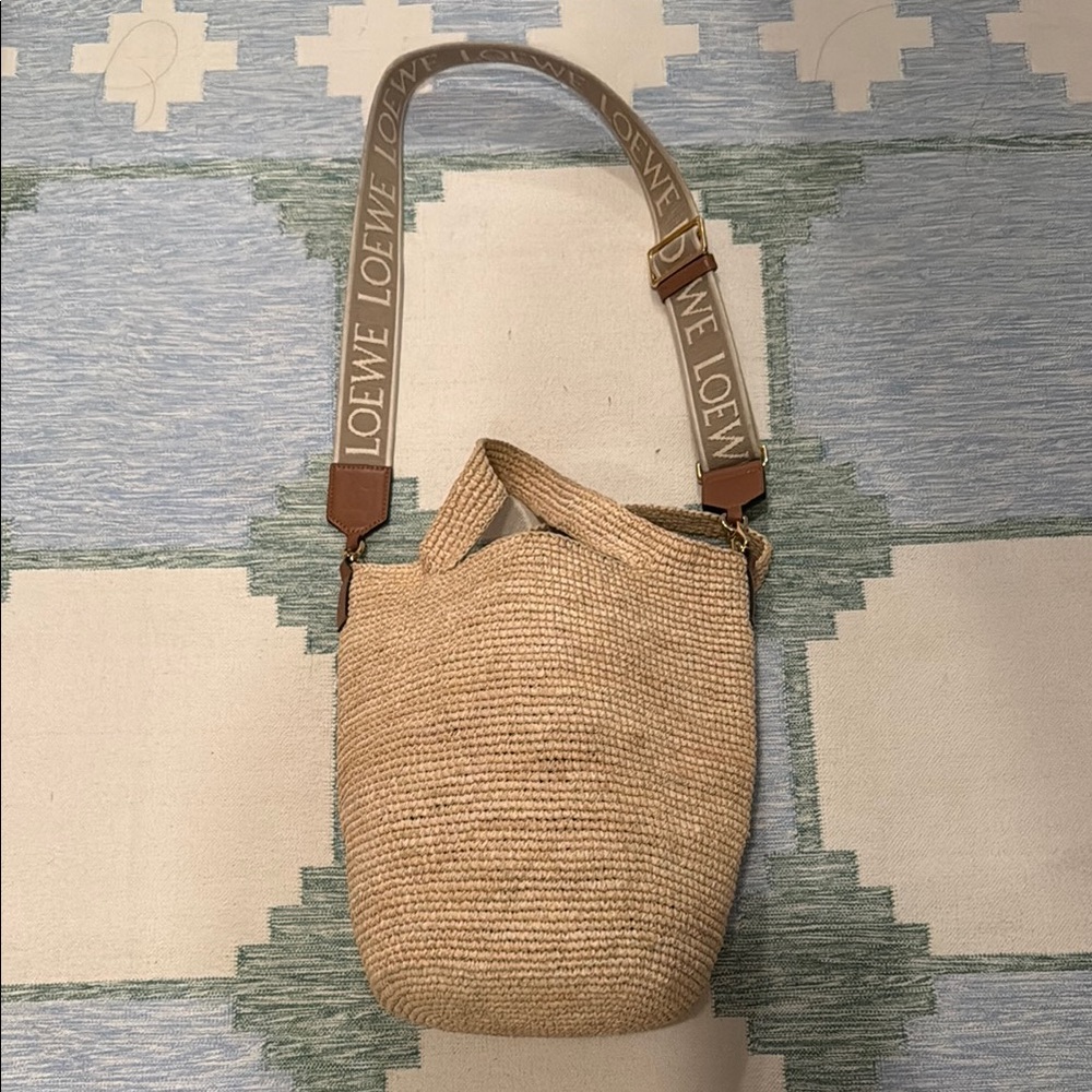 Loewe Slit Bag with removable strap - Picture 4 of 6